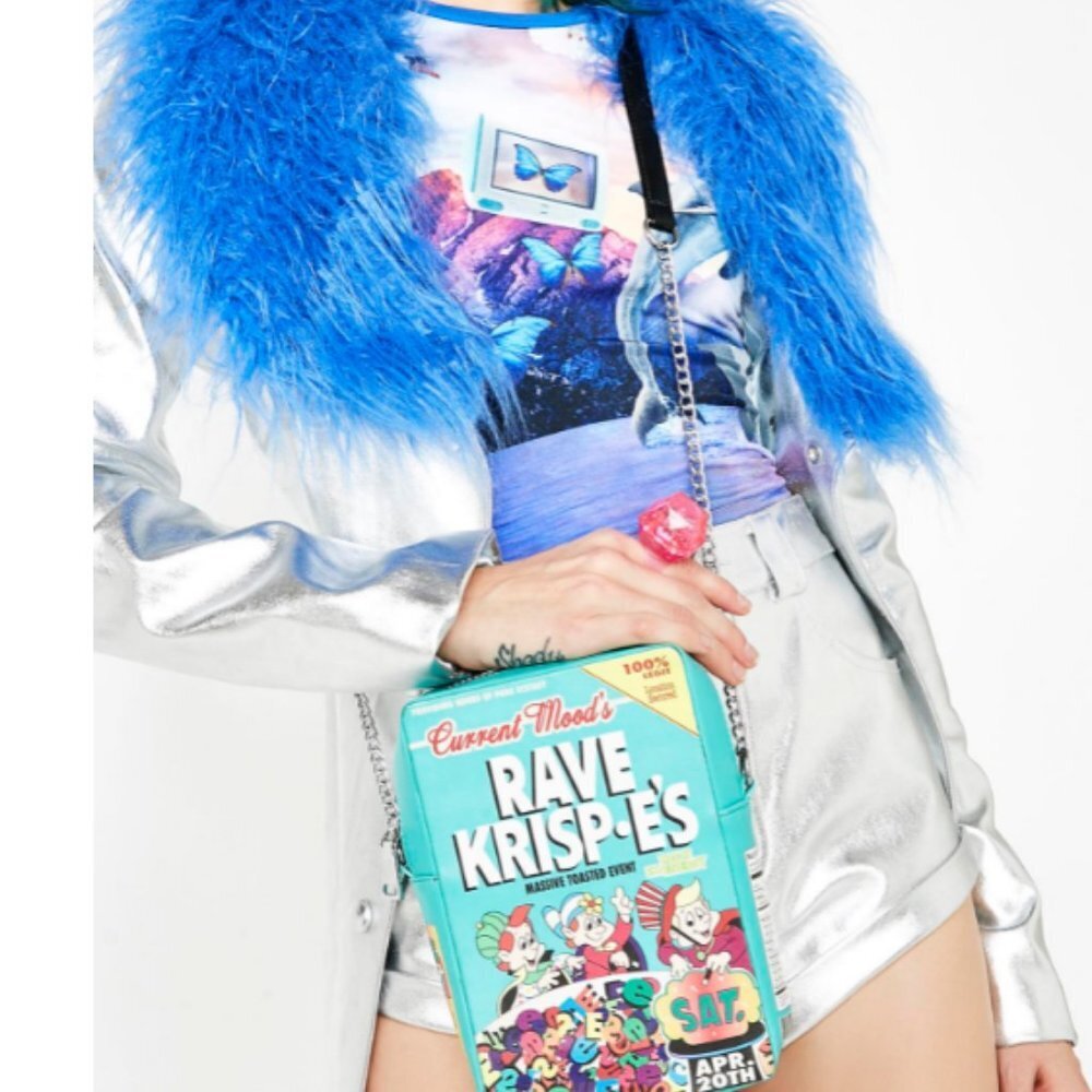 RAVE KRISP-E'S CROSSBODY BAG